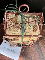 Load image into Gallery viewer, An Apple A Day Wire Voltive Holder
